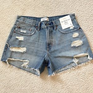 Abercrombie mid rise boyfriend curve love shorts